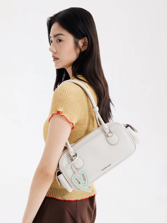 Toast Baguette Bag in genuine leather – cute twist on a classic shoulder bag