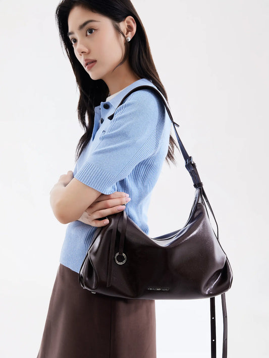 AMAZING SONG donut hobo bag in genuine leather, a soft rounded pastry-inspired handbag in a neutral tone